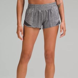 Lululemon Hotty Hot Low-Rise Lined Short 2.5"